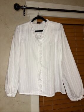 BARI White Textured Long Sleeve Top